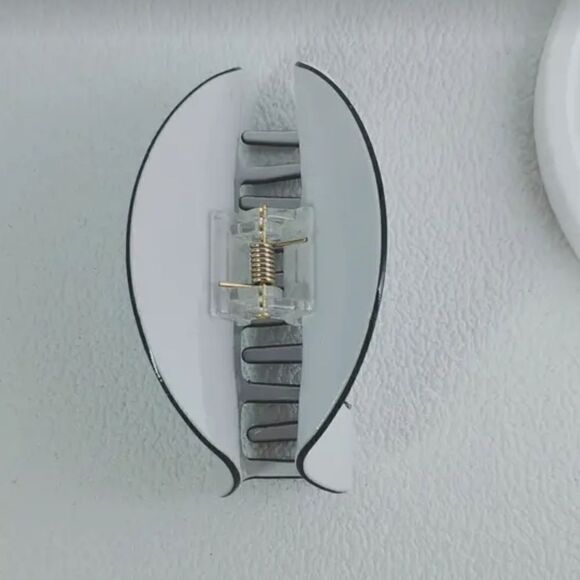 NEW! Jack Skellington Claw Hair Clip Halloween Nightmare Before Christmas - Picture 4 of 7